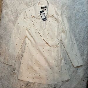 NEW! White Boohoo Pearl Blazer Dress